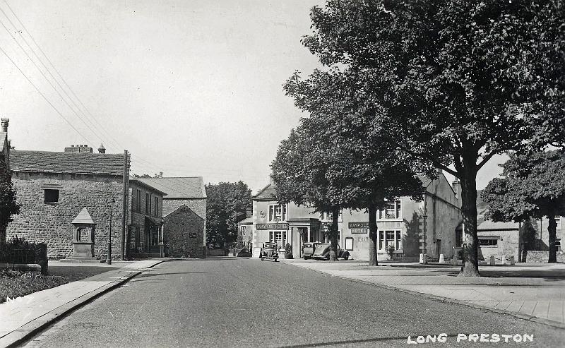 Maypole Inn and Concrete.jpg - The Maypole Inn and The Concrete  ( Date not known - but the cars should be a clue    In the full size image you can just read the number plate of the car on the road in front of the Maypole  - it looks like AUG 348 )     ( See next image for a close up view of the cars )  